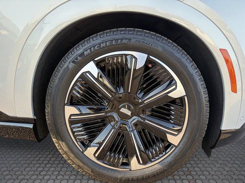 Used 2025 Cadillac Escalade IQ Sport 2 AWD/4WD image 10
