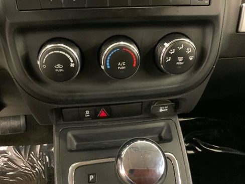 Used 2015 Jeep Compass Sport w/ Power Value Group AWD/4WD image 17