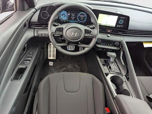 New 2025 Hyundai Elantra SEL image 14