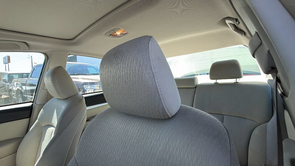 Used 2011 Subaru Legacy 2.5i Premium AWD/4WD image 21