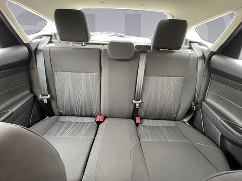 Used 2018 Ford Focus SE w/ Cold Weather Package image 16