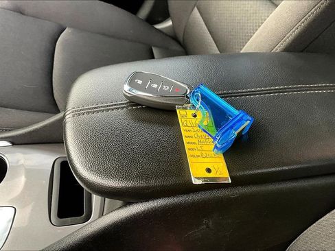 Used 2024 Chevrolet Malibu LT image 34