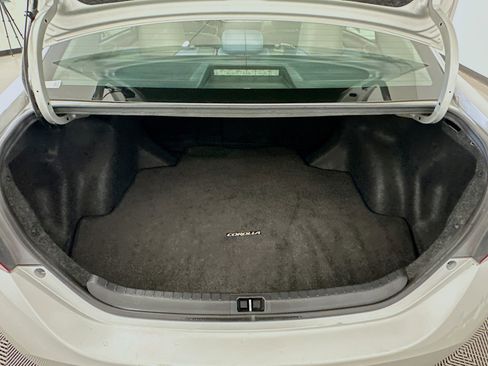 Used 2019 Toyota Corolla LE image 29