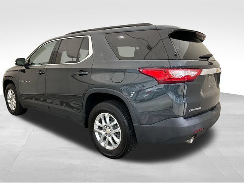 Used 2021 Chevrolet Traverse LT FWD image 3