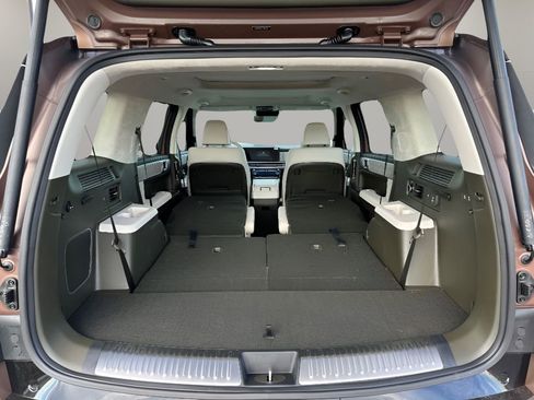 Used 2025 Hyundai Santa Fe Calligraphy image 9