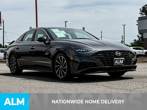 Used 2021 Hyundai Sonata Limited w/ Winter Weather Package FWD image 4