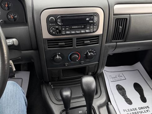 Used 2004 Jeep Grand Cherokee Laredo w/ Convenience Group image 14