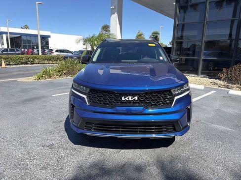 Used 2023 Kia Sorento S w/ Panoramic Sunroof Package image 3