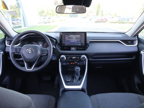 Used 2021 Toyota RAV4 XLE w/ Convenience Package AWD/4WD image 15