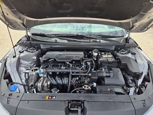 Used 2025 Kia K4 LXS image 31