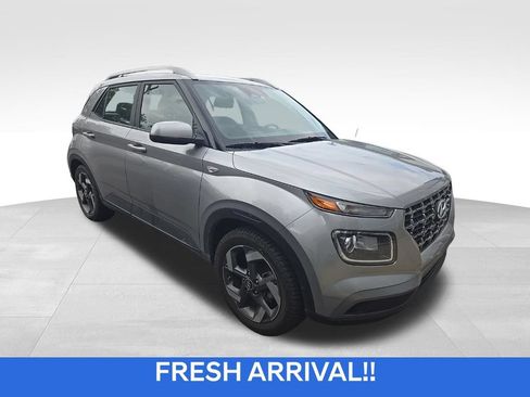 Used 2023 Hyundai Venue SEL w/ Cargo Package FWD image 1
