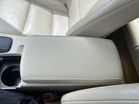Used 2013 Lexus ES 350 w/ Luxury Pkg FWD image 27