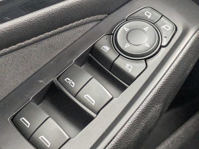 Used 2022 Chevrolet Traverse High Country FWD image 25