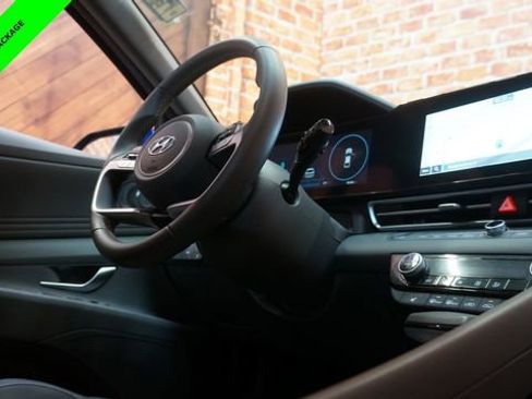 Used 2023 Hyundai Elantra SEL w/ Convenience Package image 48