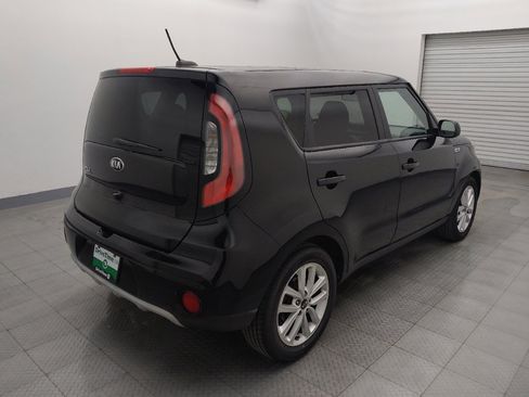 Used 2019 Kia Soul + image 9