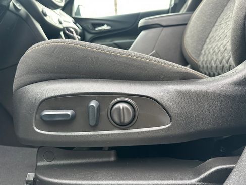 Used 2024 Chevrolet Equinox LT image 13