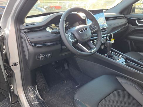 New 2026 Jeep Compass Latitude image 25