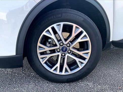 Used 2022 Ford Escape SEL image 8