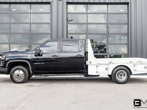 Used 2021 Chevrolet Silverado 3500 LT w/ Convenience Package AWD/4WD image 4