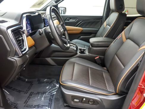 Used 2023 GMC Canyon AT4 w/ AT4 Premium Package AWD/4WD image 9