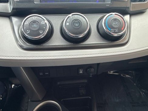 Used 2013 Toyota RAV4 LE image 27