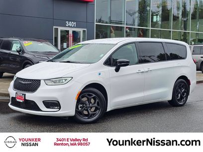 Used 2024 Chrysler Pacifica Limited