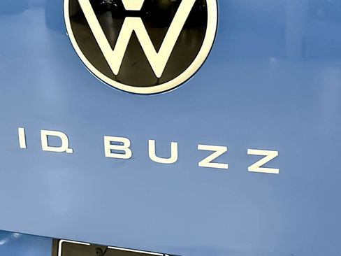 New 2025 Volkswagen ID. Buzz 1st Edition image 27