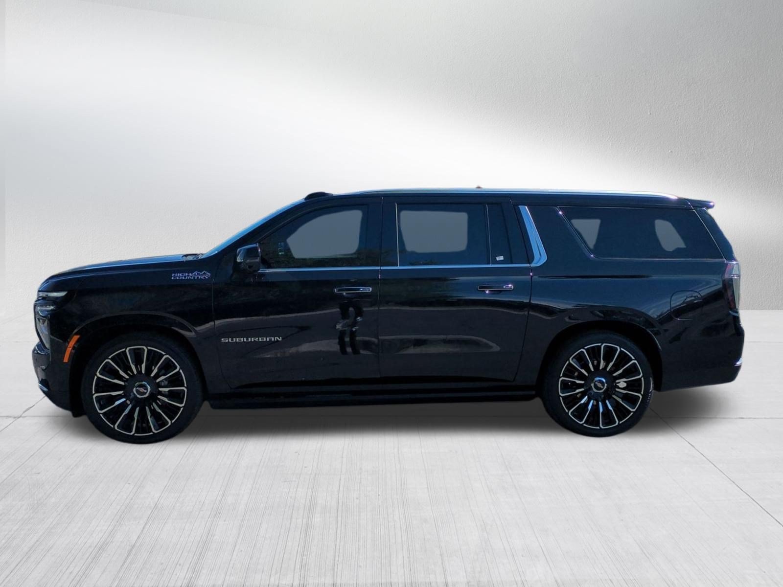 Certified 2025 Chevrolet Suburban High Country AWD/4WD image 3