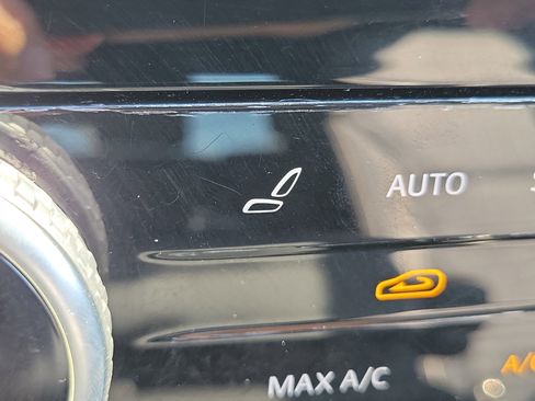 Used 2023 Land Rover Discovery HSE R-Dynamic image 24