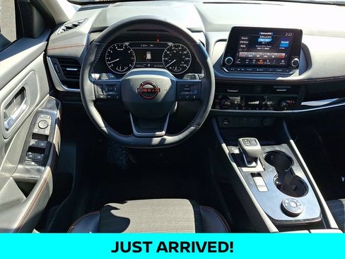 Used 2025 Nissan Rogue SV AWD/4WD image 12