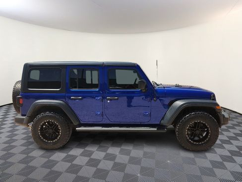 Used 2018 Jeep Wrangler Unlimited Sport S AWD/4WD image 5