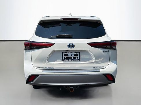 Used 2021 Toyota Highlander Platinum AWD/4WD image 6
