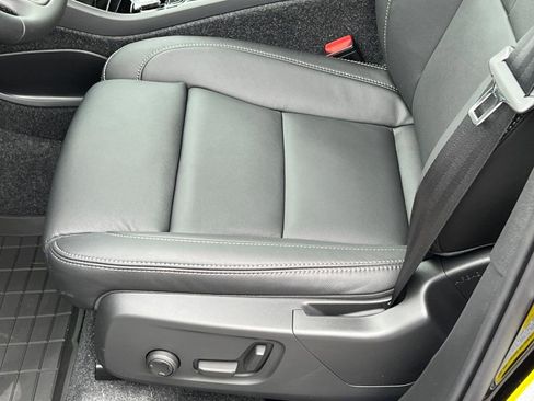 New 2026 Volvo XC40 B5 Ultra w/ Protection Package Premier image 17