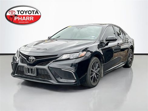 Used 2024 Toyota Camry SE image 1