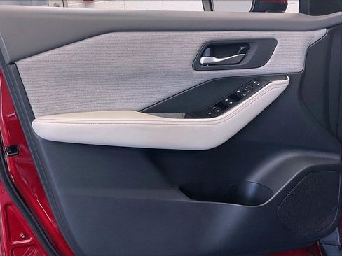 Certified 2021 Nissan Rogue SV image 25