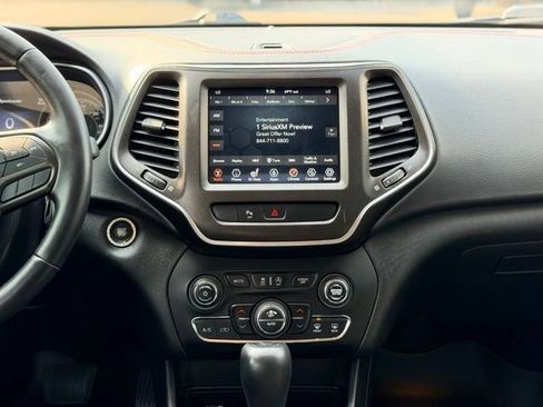 Used 2020 Jeep Cherokee Trailhawk w/ Cold Weather Group AWD/4WD image 22