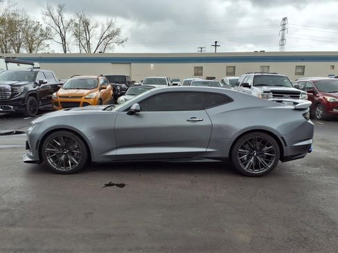 Used 2019 Chevrolet Camaro ZL1 image 2
