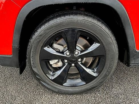 Used 2021 Jeep Cherokee Latitude Plus image 27