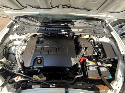 Used 2018 Toyota Corolla SE FWD image 33