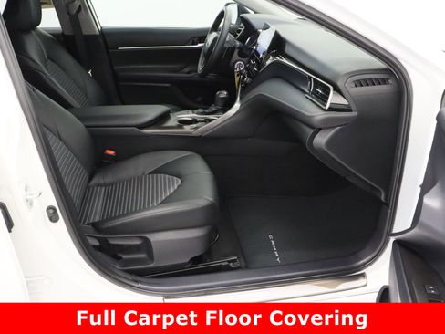 Used 2024 Toyota Camry SE image 34