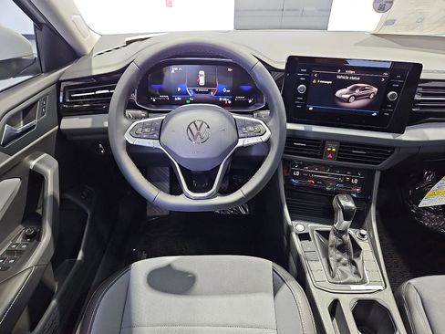 New 2026 Volkswagen Jetta SE FWD image 15
