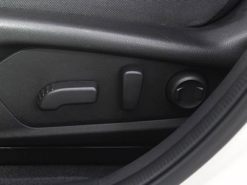 Certified 2025 Subaru Crosstrek 2.0i Premium image 14