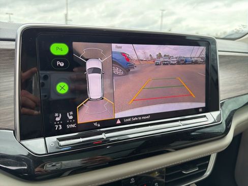 Used 2024 Volkswagen Atlas SEL Premium R-Line image 20