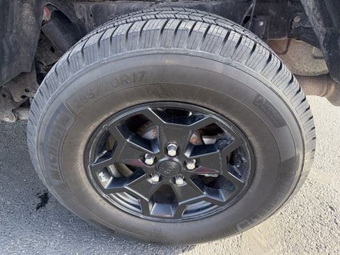 Used 2021 Jeep Gladiator Willys image 28