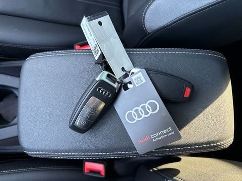 Used 2024 Audi Q4 e-tron Premium Plus w/ Premium Plus image 32