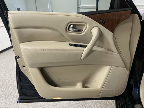 Used 2018 INFINITI QX80 4WD w/ Driver Assistance Package image 22