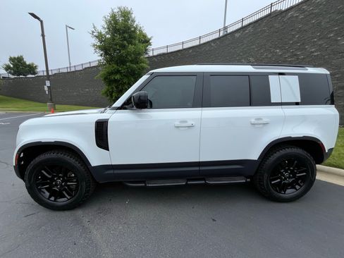 Used 2025 Land Rover Defender 110 S AWD/4WD image 4