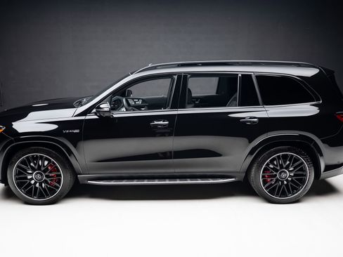 Used 2024 Mercedes-Benz GLS 63 AMG 4MATIC image 18