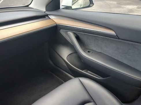 Used 2023 Tesla Model 3 Standard Range RWD image 17