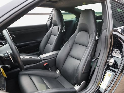 Certified 2016 Porsche 911 Carrera Black Edition image 5